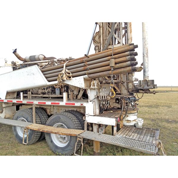 Durable Water Well Drilling Pipe Down The Hole Drill Rods Alloy Steel Material