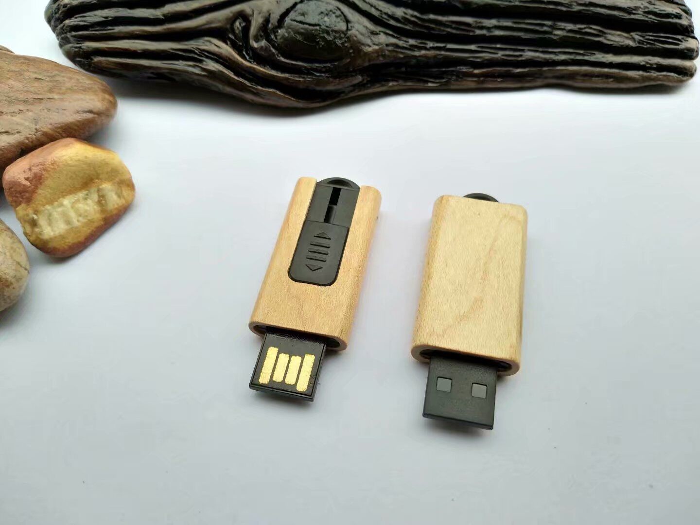 Клена привода USB стиля штепсельной вилки деревянного деревянный случая цвета выбивать и печати ЛОГОТИП