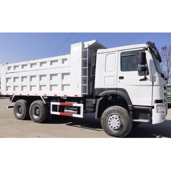 Sinotruk HOWO Used Tri Axle Dump Trucks 6x4 Used Tipper Trucks 375HP