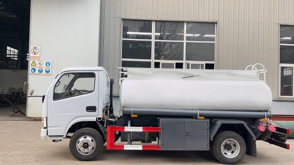 4X2 Fuel Oil Tanker Truck Capacity 100 - 200L Max Torque 500Nm - 1000Nm