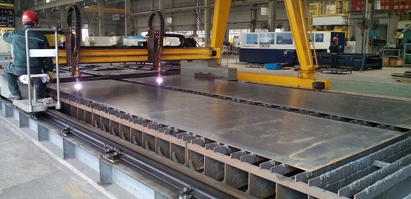 Электрический подъемник для подъемников высотой 125 мм с вместимостью 1,8 тонны и высотой спинки 1,5 м