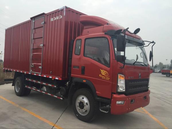 Sinotruk HOWO Light Duty Commercial Trucks 4*2 Light Cargo Truck