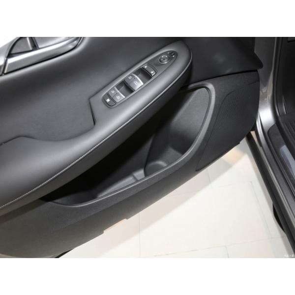 215 Km/H Top Speed Sedan Qx50 2.0t 2WD Fashion Gasoline Car with Advanced Technology