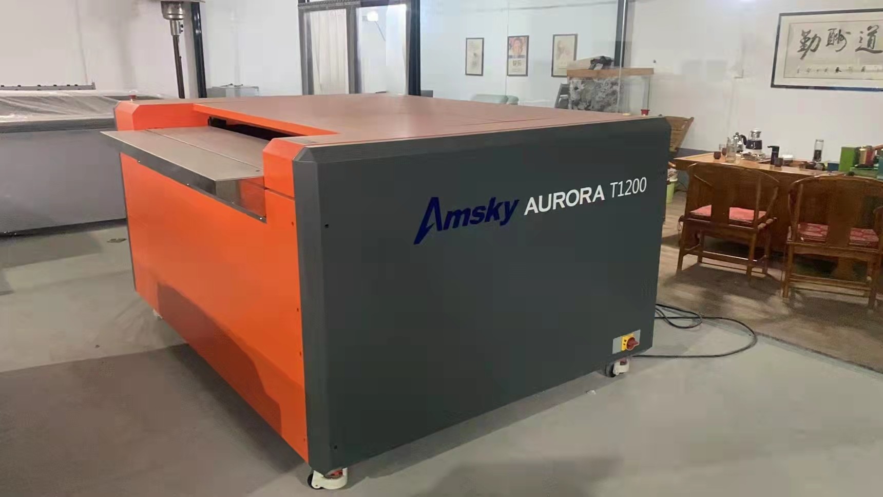 Минимальный компьютер формата 400X350mm для того чтобы покрыть оборудование машины 220 используемых вольт новых или