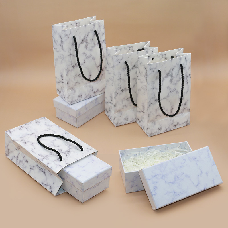 White Decorative Paper Jewelry Bag Luxury Display Jewelry Gift Bag