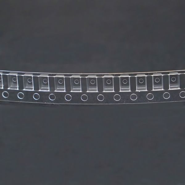 0805-930 Transparent Carrier Tape For Compact SMD Packaging With PC Material, 8mm x 1500m Reel And Shallow Pocket Fit