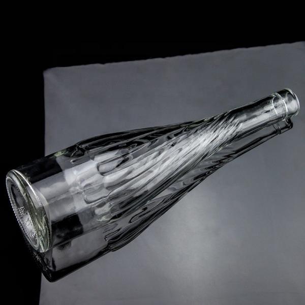 Glass Body Material 500ml 700ml Whiskey Wine Bottle with Unique Bottom Raised Design