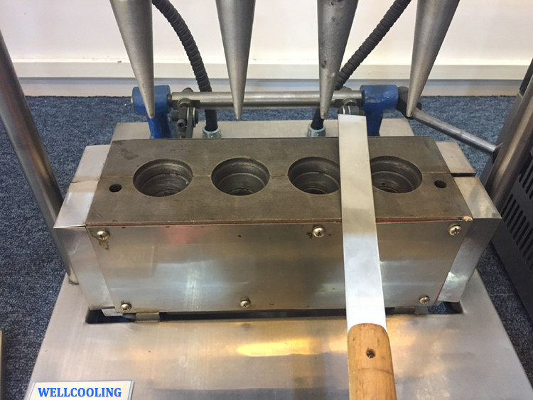 Manual Operated Ice Cream Waffle Pizza Cone Machine 4 Heads Ice Cream Taper Egg Roll Machine