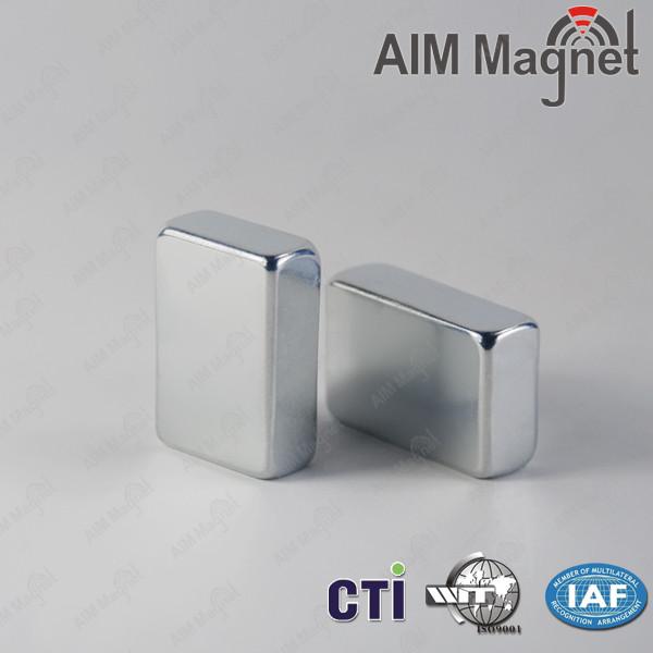 Small Block Neodymium Magnets China Manufacturer 20x5x2mm