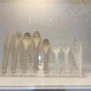 Machine de fabrication de récipients alimentaires en papier lourd