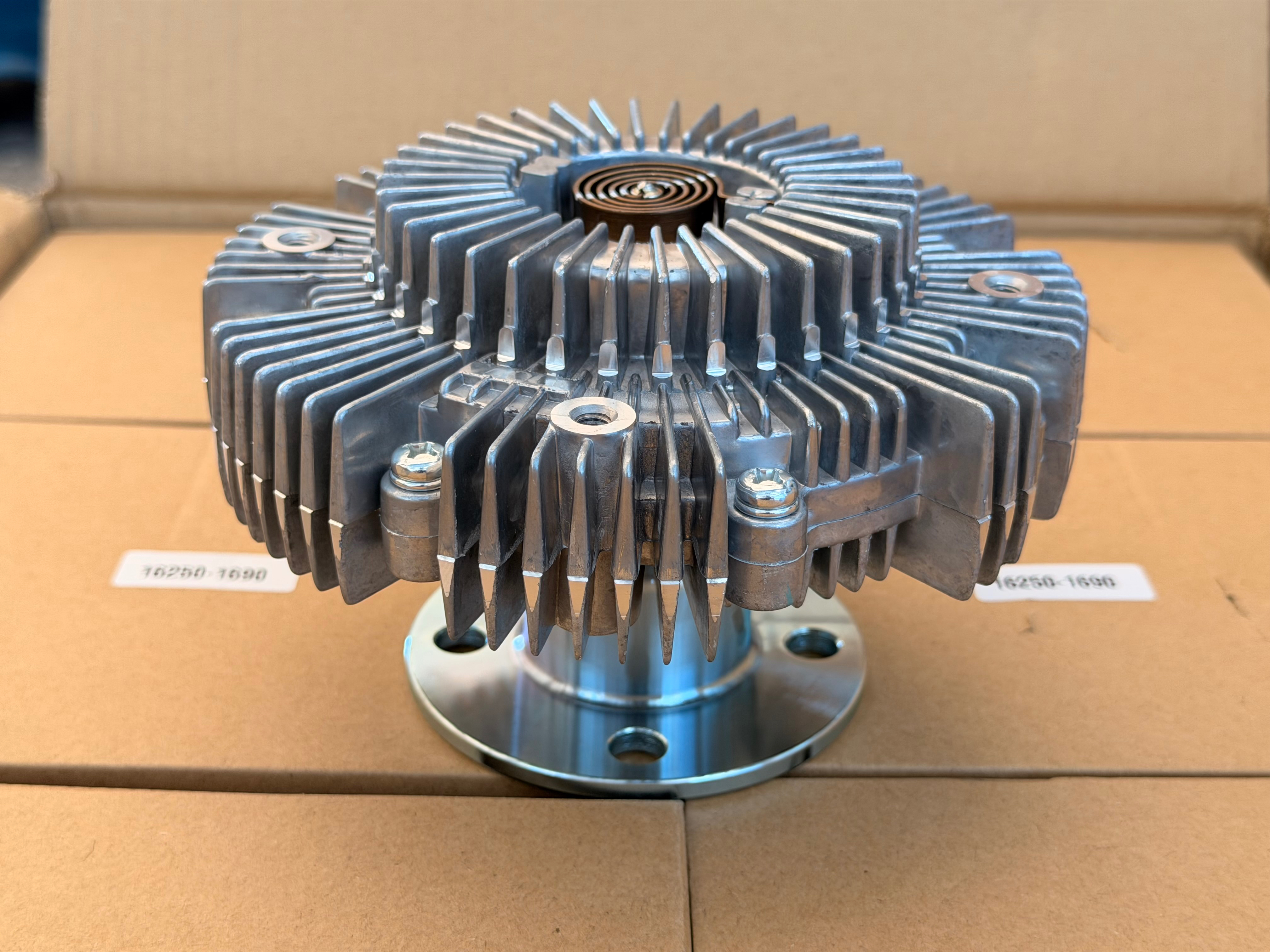16250-1690 16250-1160 Fan clutch FOR HINO 500