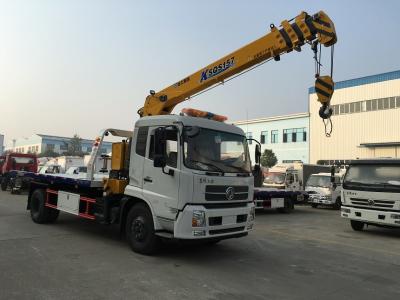O caminhão de reboque de 6 toneladas do Wrecker da recuperação de Dongfeng, caminhão de reboque do leito montou com o guindaste telescópico de 6,3 toneladas