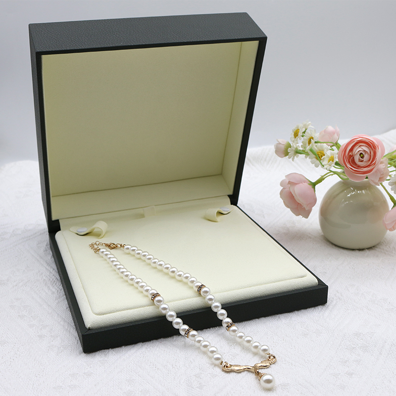 Custom Logo Jewelry Display Box Leatherette Necklace Box With Textured Matte Exterior