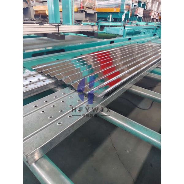 Ultra Precise Servo Tracking Metal Sheet Shearing Machine Burr Free Cutting And Easy Operation