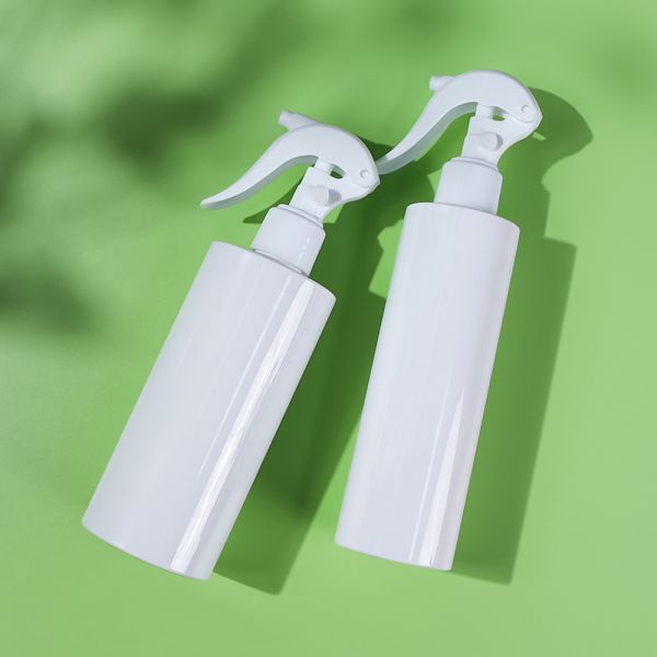 Food-Grade PET Plastic Spray Bottle with Leak-Proof Design and Fine Mist Spray Pump for Cosmetic Packaging