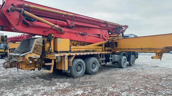 2013 Putzmeister 53m caminhão de bomba de concreto em estoque para venda
