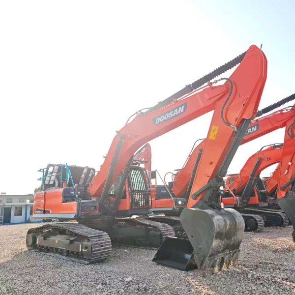 136KW Used Earth Moving Equipment Hydraulic Doosan DX300LCA Excavator