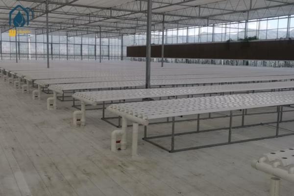 NFT Hydroponic Tube Indoor Planting System With Rapid Nutrient Cycling