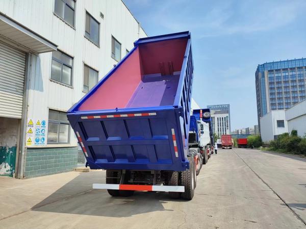 400HP Low Fuel Consumption HOWO Blue Tipper Dump Truck RHD 6×4 12wheels High Horsepower