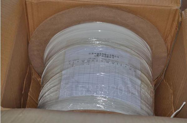 Крытый смычок - тип 4 диаграмма кабеля падения волокна оптически FTTH сердечника - 8 GJXFH 2km/барабанчик