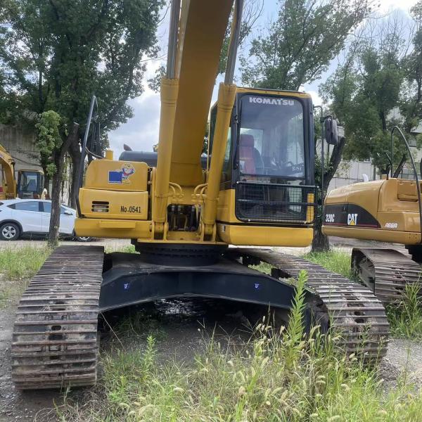 Excavateur Komatsu PC240 de seconde main avec une capacité de seau de 1,2 m3 en excellent état