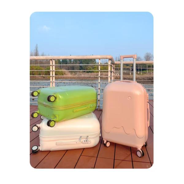 Valises cabine trolley en aluminium légères et silencieuses, parfaites pour les voyages des enfants et des adultes