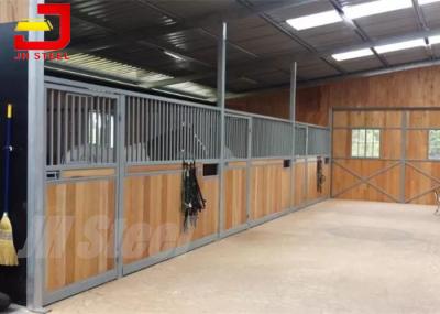 Separações estáveis do baixo cavalo do fio de aço carbono Q235 com a porta deslizante para celeiros equestres