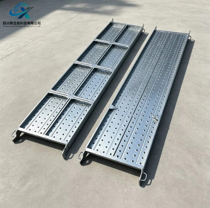 Galvanized Q195 / Q235 Steel Scaffold Walkboard With Integrated Hook System