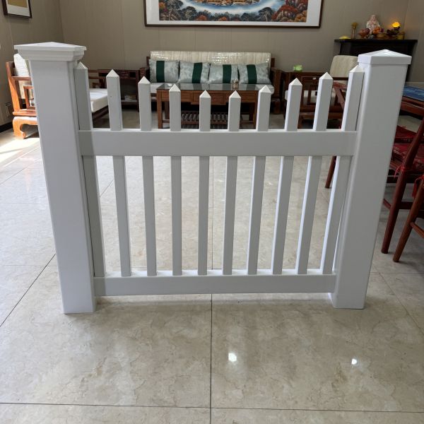 Waterproof Anti Corrosion PVC Picket Fence For Farm