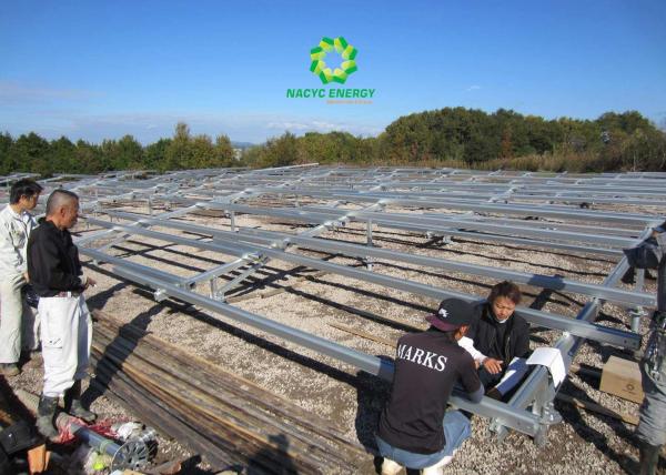 Os sistemas solares do racking da montagem à terra completa do projeto maximizam pre - o conjunto
