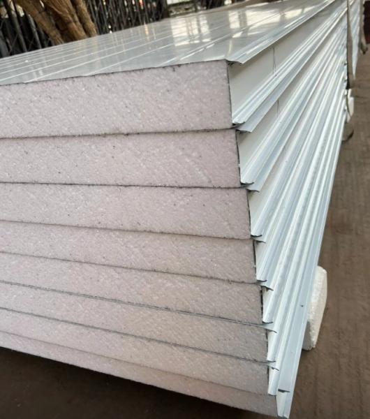 Painel de sanduíche EPS de aço de cor metálica 38-40kg/M3 Densidade do núcleo para parede e teto