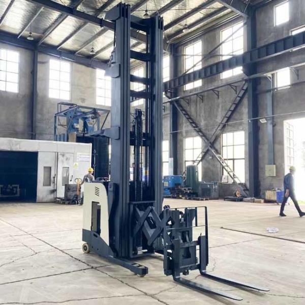 CQD16J 1.6T Battery Operated Reach Truck 1600kg Standing Type Triplex Mast