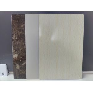 PVDF ACP feuilles avec finition en grain de bois 2,0 mm épaisseur 0,18 mm couche d'aluminium pour les intérieurs de salon