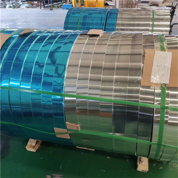 Coil en acier inoxydable laminé à froid de précision de 1219 mm de largeur de qualité alimentaire EN 1.4301