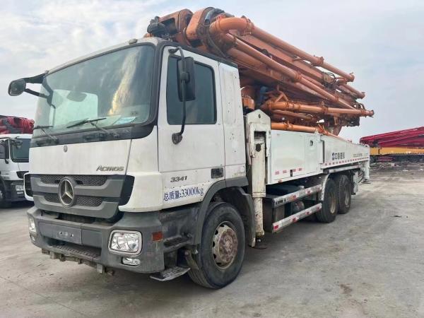 Activité spéciale Zoomlion 49 mètres voiture de pompe vendue Mercedes châssis camion de pompe septique