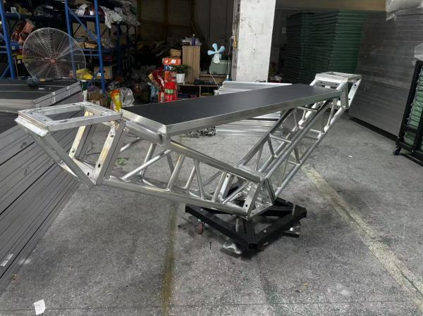 Aluminium Stage Truss DJ Table Adjustable Height for Stage Performance