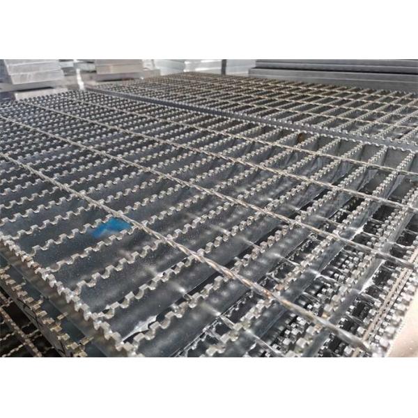 Toothed Non Skid 32*3mm Stair Treads Steel Grating Hot Dip Galvanized
