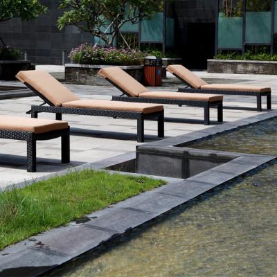 Chaise de luge de piscine Meubles extérieurs de luxe pour une détente ultime au bord de la piscine