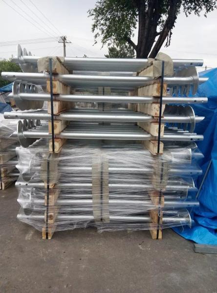 Piles à vis hélicoïdales pour système solaire