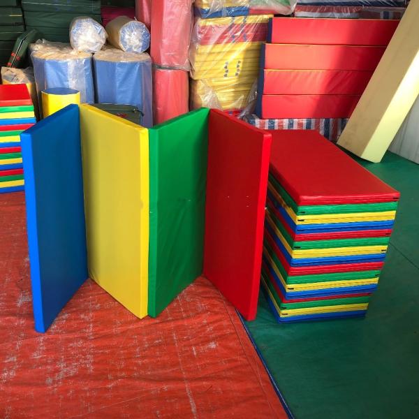 Non Slip Kids Indoor Playground Equipment , Colorful Cheer Gymnastics Mat For Exercise