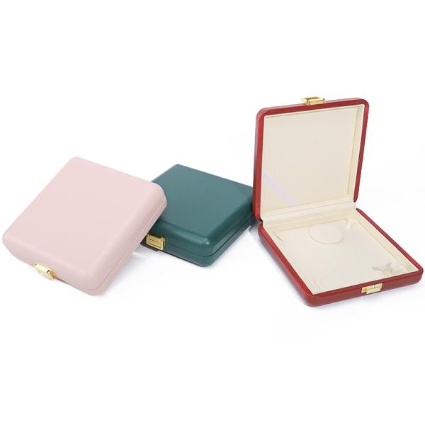 Spacious Space Faux Leather Luxury Organizer Handy Travel Jewelry Case with Clasps Fasten