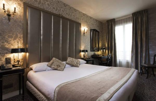 Nigeria luxury hotel bedroom furniture set of golden headboard bed with sofa bench and wood writing table