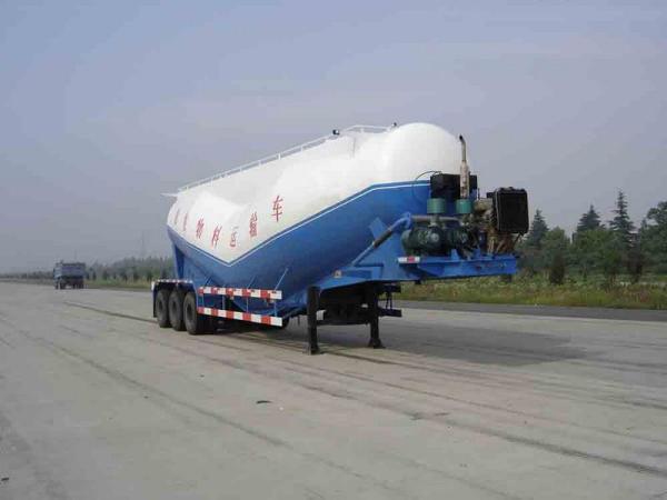 Bulk Cement Trailer , Cement Bulker Truck High Strength Steel Material 10260*2500*3950mm