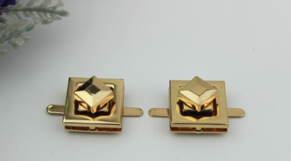Most popular fashion square shape zinc alloy light gold twist lock hardware