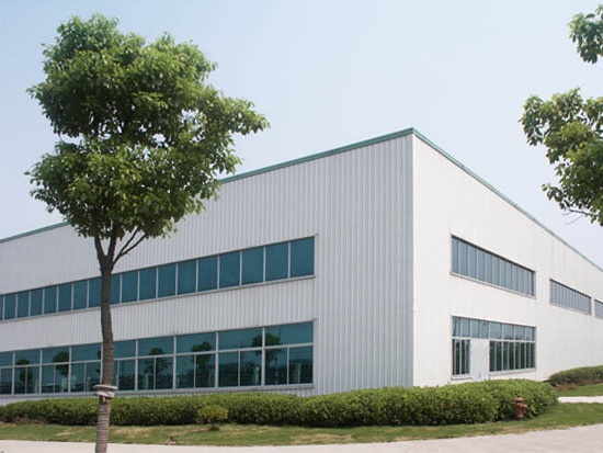 Hurricane Proof Prefabricated Metal Warehouse , Modern Steel Construction Factory Building
