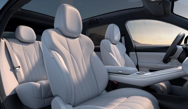 The 2026 Xiaopeng G9 Electric SUV with 2250 TOPS Computing Power, 800V High-Voltage SiC Platform, and Dual-Chamber Air Suspension
