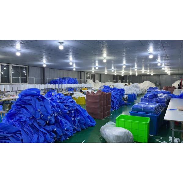 Синий одноразовый хирургический халат с вязанными наручниками