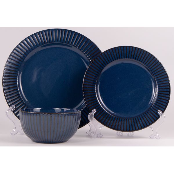 Dinnerware set