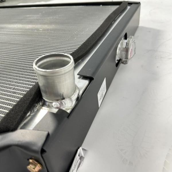 Radiador de agua de excavadora de aluminio YN05P00035S001 para Kobelco SK200-6E