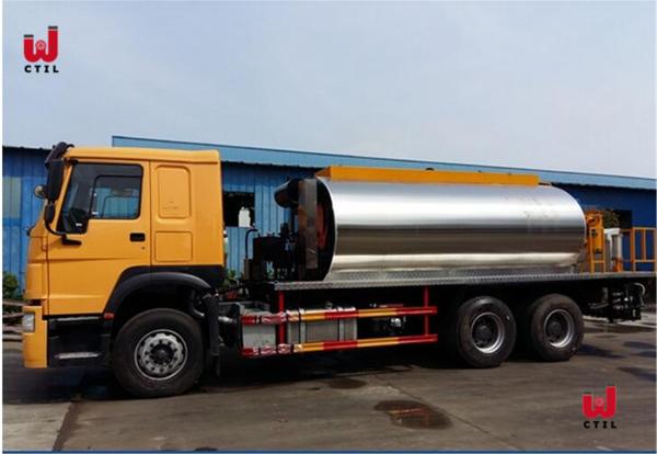 Caminhão de pulverização de aquecimento de Asphalt Distributor Truck 16t do Euro 4